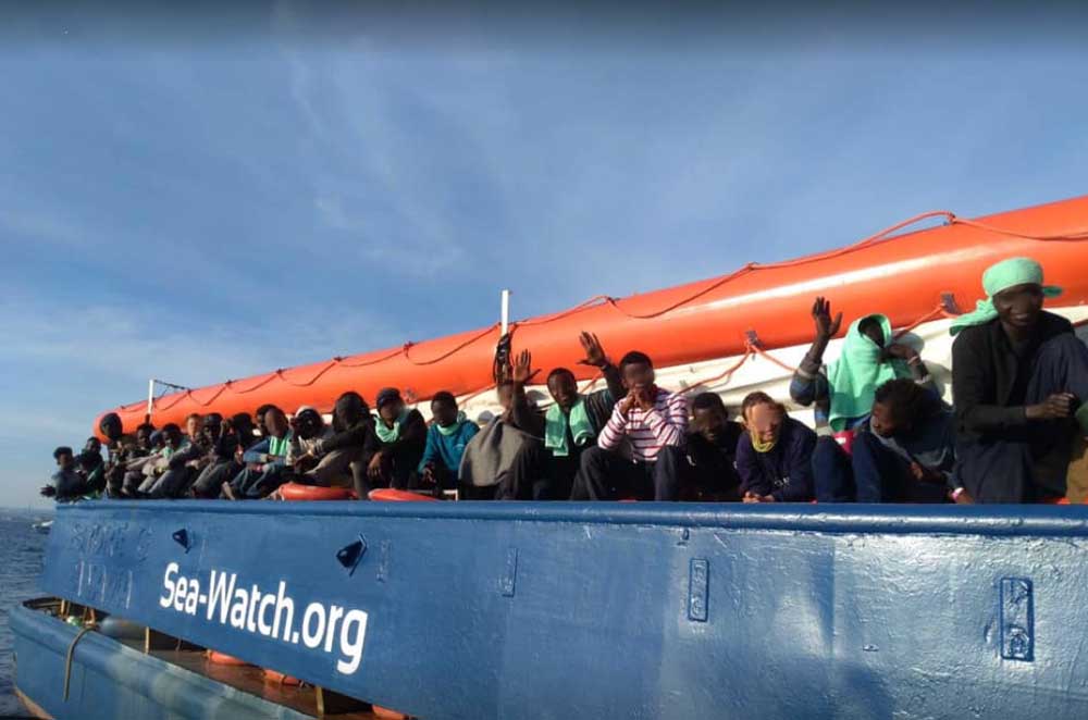 Con Sea Watch arriva Covid19: sbarca migrante positivo. Un secondo in attesa di tampone.
