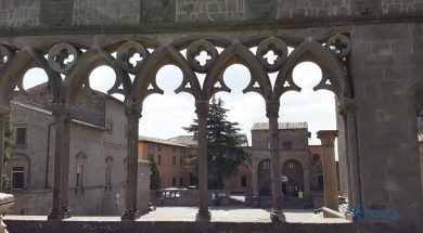 Loggia Papale Viterbo Duomo