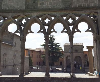 Loggia Papale Viterbo Duomo