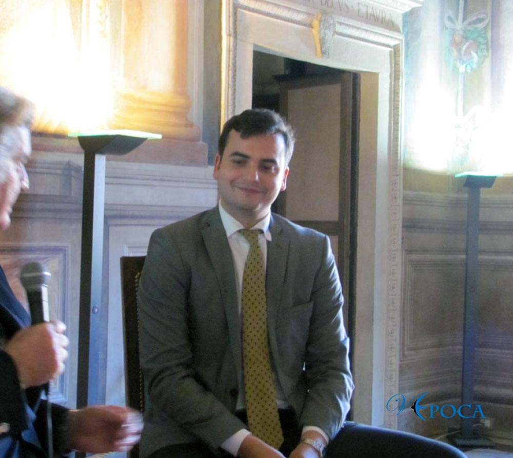 Sibilia: «Chi ha preso i 600 euro lo dica. Avanti con taglio stipendi dei parlamentari».