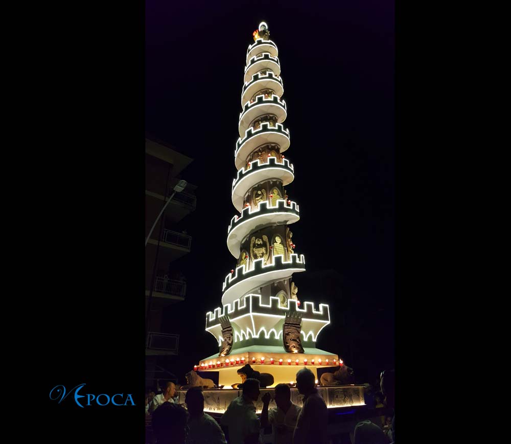 È la notte di Spirale di Fede. Tutto pronto per la Macchina del Pilastro.