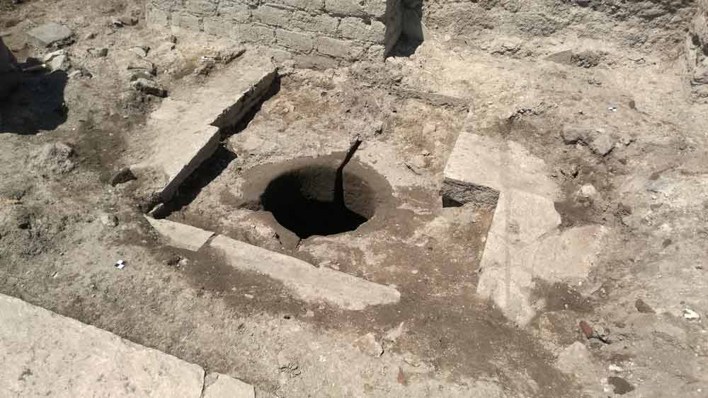 Nuova scoperta a Vulci: una cisterna etrusca celata da una antica pavimentazione romana