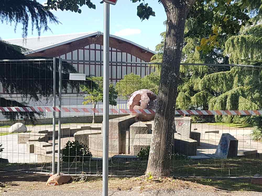 Fontana a Sfera, Mongiardo (Pd) e Grancini (FdI): “Parte la riqualificazione. La fontana sarà dedicata alla memoria di Massolo”