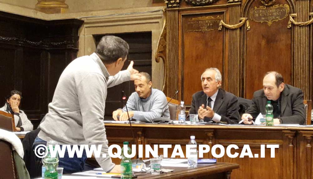 Si parla di impianti sportivi, ma è scontro al vetriolo tra Ricci e Marini sui 17 milioni di euro per le periferie