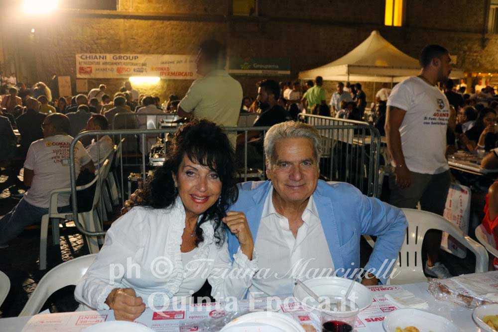 Cene in piazza: il sindaco Arena dà un bel segnale di partecipazione