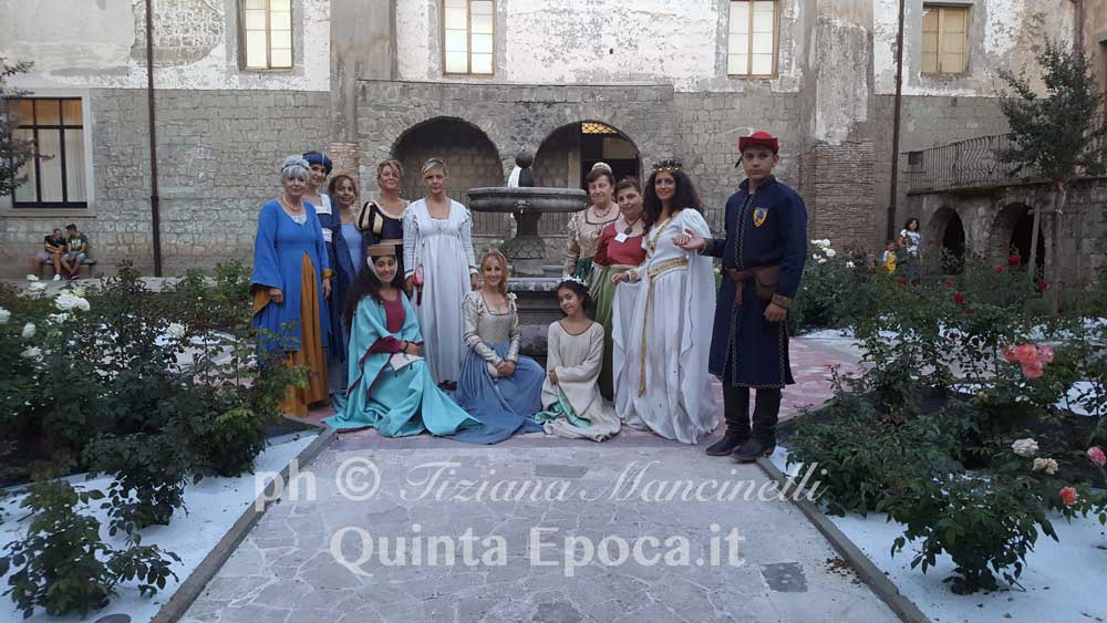 “Una Notte per Rosa” spalanca le porte del monastero con l’arte del ricamo