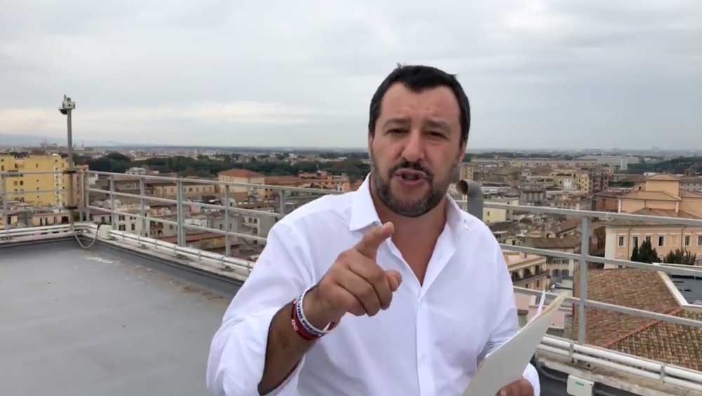 Salvini: “Chiusura entro le 21 dei negozi etnici. Tagli ai soldi per l’accoglienza e più uomini a Forze dell’Ordine”