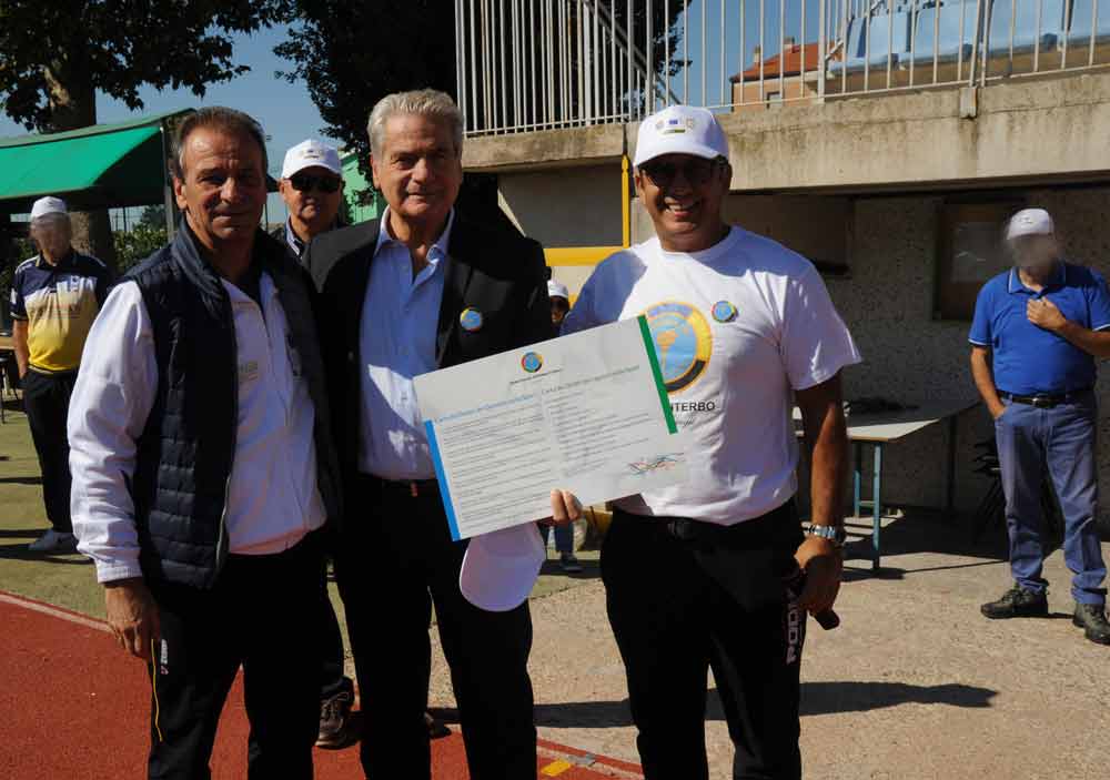 Il Panathlon Viterbo festeggia la festa dei nonni al Campo Scolastico. Consegnata la “Targa dell’etica sportiva”