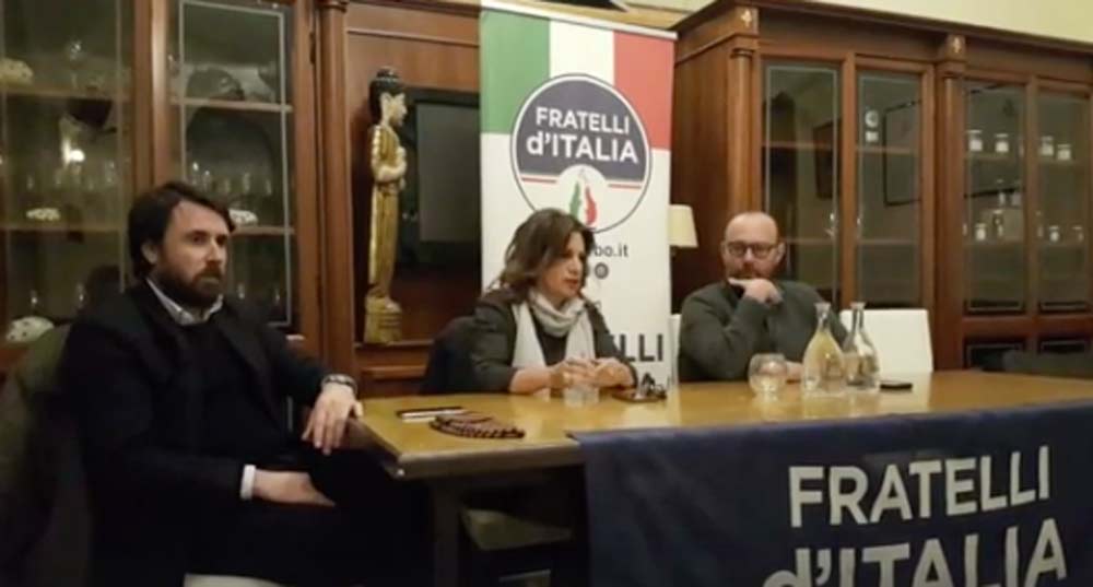 Fratelli d’Italia illustra le iniziative natalizie: «Abbiamo coinvolto tutta la città. Ci sarà il tutto esaurito. Comprate almeno un regalo in centro»
