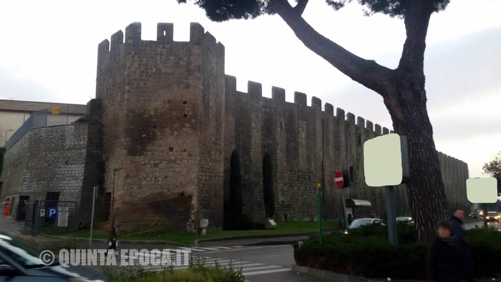 Girava per le vie di Viterbo: ricercato per violenza sessuale in fuga da Roma.