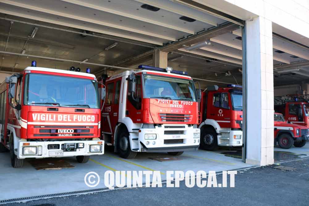 Incendio appartamento via Monte Amiata. Ferito vigile del fuoco.