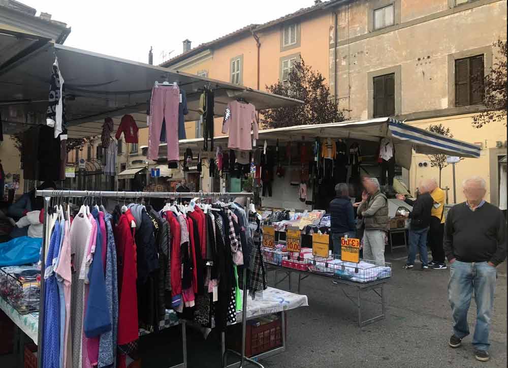 Mercato piazza della Rocca: ufficializzata la sperimentazione del 15 aprile.