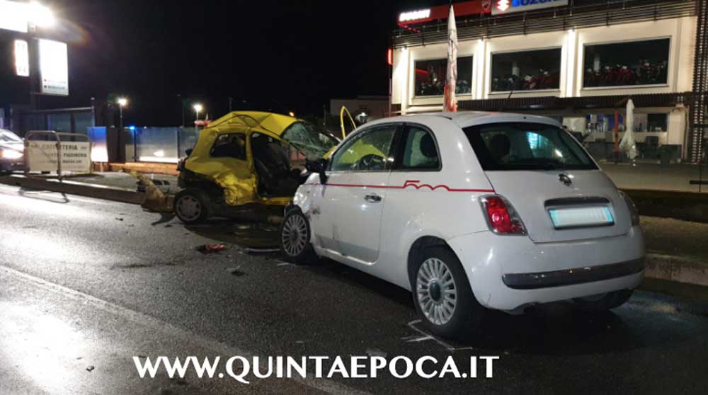 Scontro tra due auto sulla Tuscanese: un morto, tre feriti, uno grave.