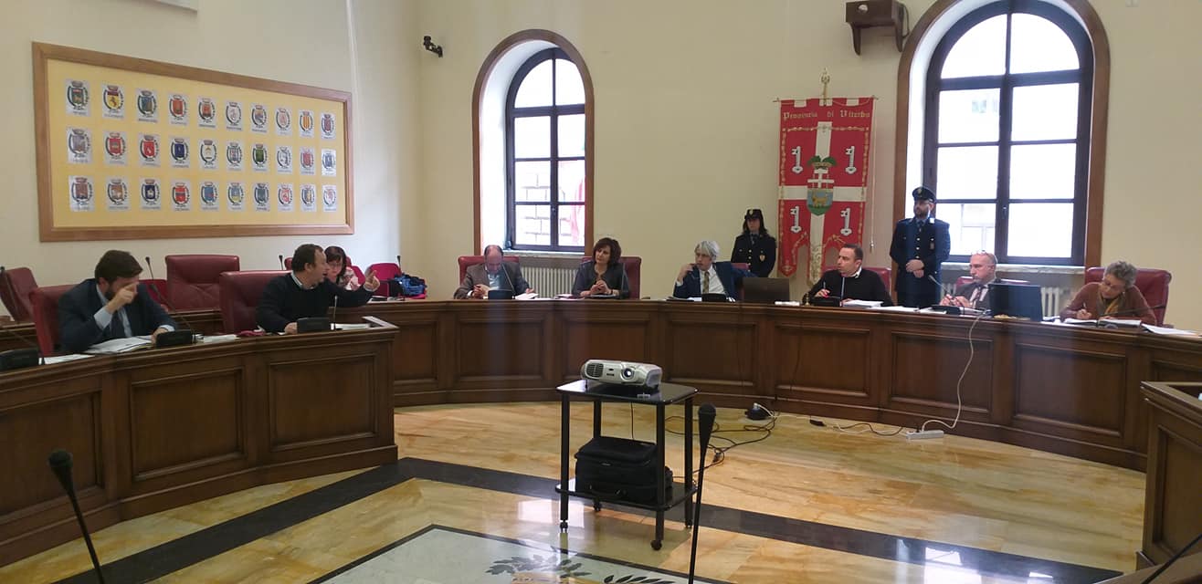 Provincia, è scontro: centrosinistra accelera sul bilancio, il centrodestra insorge: “Non ci sono i termini”.