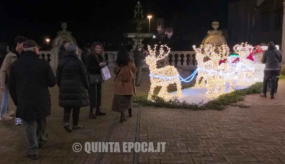 Maggioranza taglia fondi al Natale e investe su misure anti Covid.