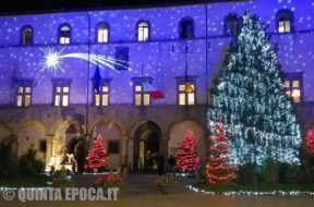 palazzo-dei-priori-natale