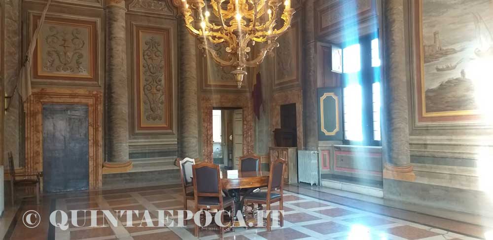 Sala delle Bandiere: niente matrimoni sabato e domenica, non c’è personale, e il Comune non incassa.