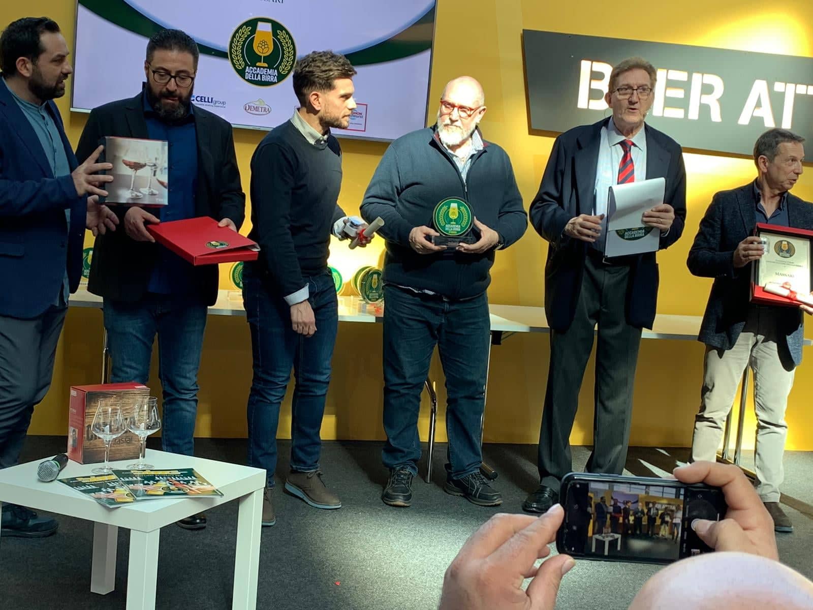 Il Toto’s pub premiato come locale birraio storico italiano al Beer Attraction.