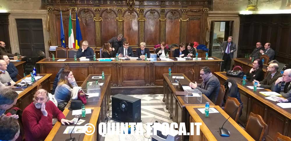 Vittima illustre del coronavirus a Viterbo: l’opposizione a Palazzo dei Priori.