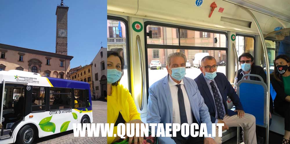 Sul bus elettrico per un giro prova gli assessori parlano dei progetti per la città.