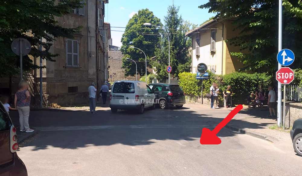 La scritta STOP sparita da anni: ennesimo incidente all’incrocio via L. Da Viterbo.
