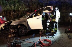 pompieri-incidente-auto