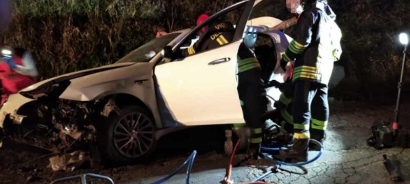 pompieri-incidente-auto