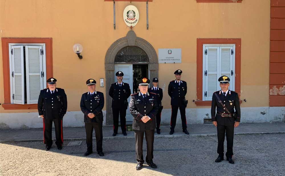 Il generale Ciro d’Angelo in visita ai carabinieri forestali: «Presidio fondamentale del territorio».