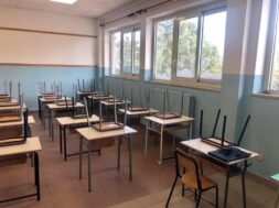 scuola-vitorchiano-classe-banchi