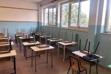 scuola-vitorchiano-classe-banchi