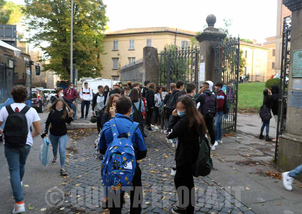 Lazio, ordinanza Zingaretti: «Scuole superiori, riapertura dal 18 gennaio»