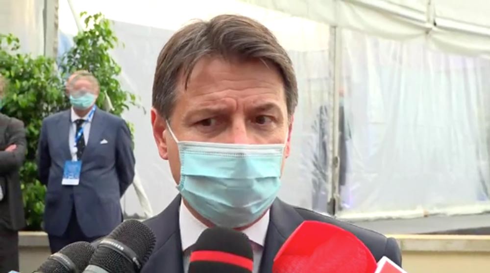 Lockdown a Natale? Conte: «Lavoriamo per evitarlo». Mes più vicino.