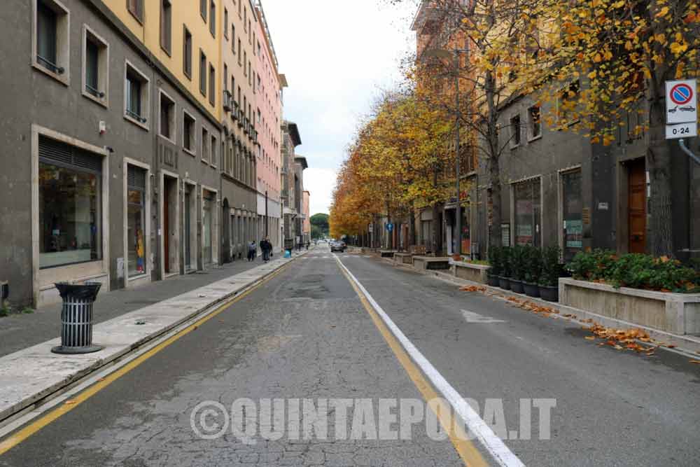 Lavori in corso a via Marconi: restauro delle fioriere e dell’impianto di irrigazione.