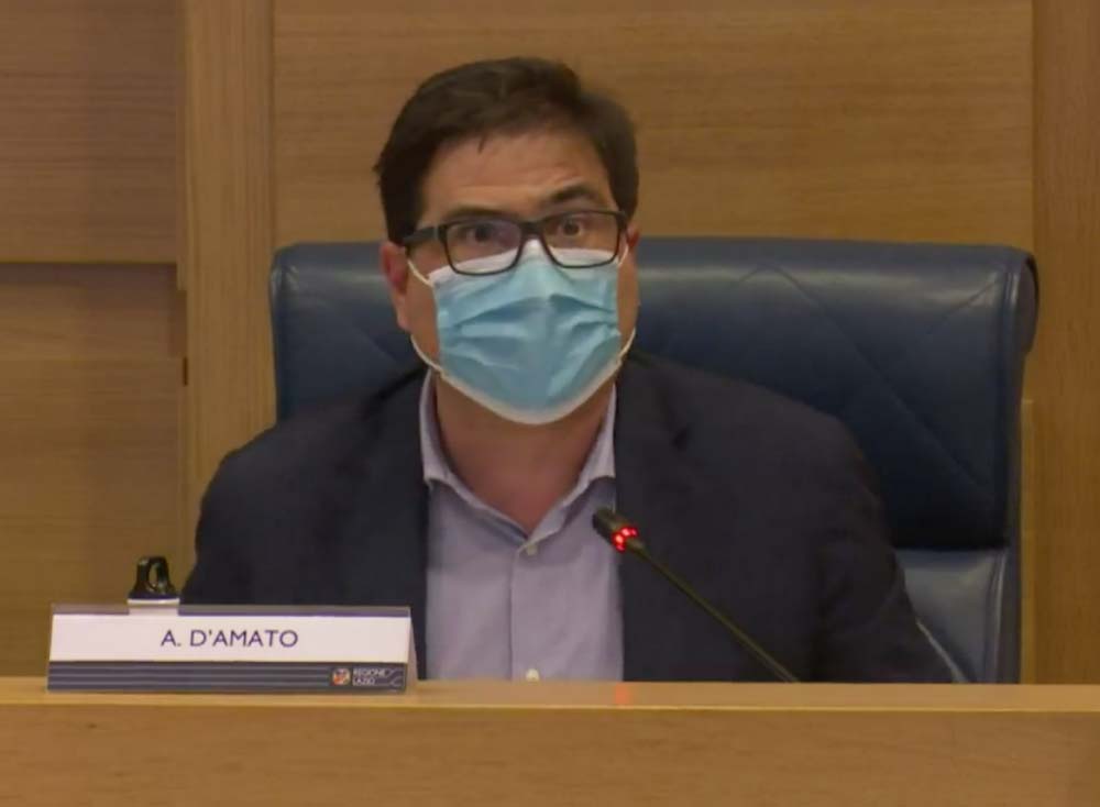 Omicron, D’Amato: “Chiesto a Spallanzani di verificare se il vaccino copre la nuova variante”.