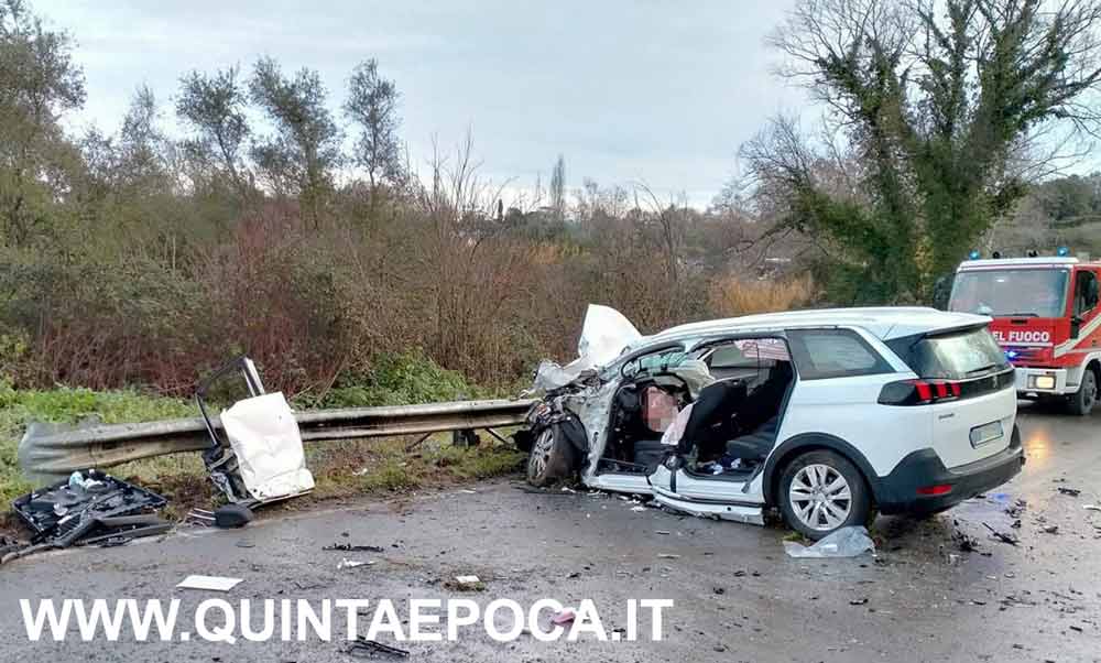 Violento frontale sulla Cassia tra un’autovettura e un autobus.