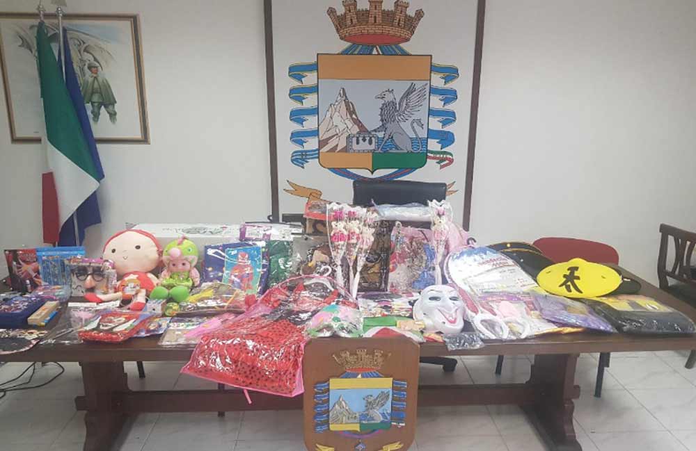 Carnevale, Finanza sequestra più di 68 mila prodotti non conformi.