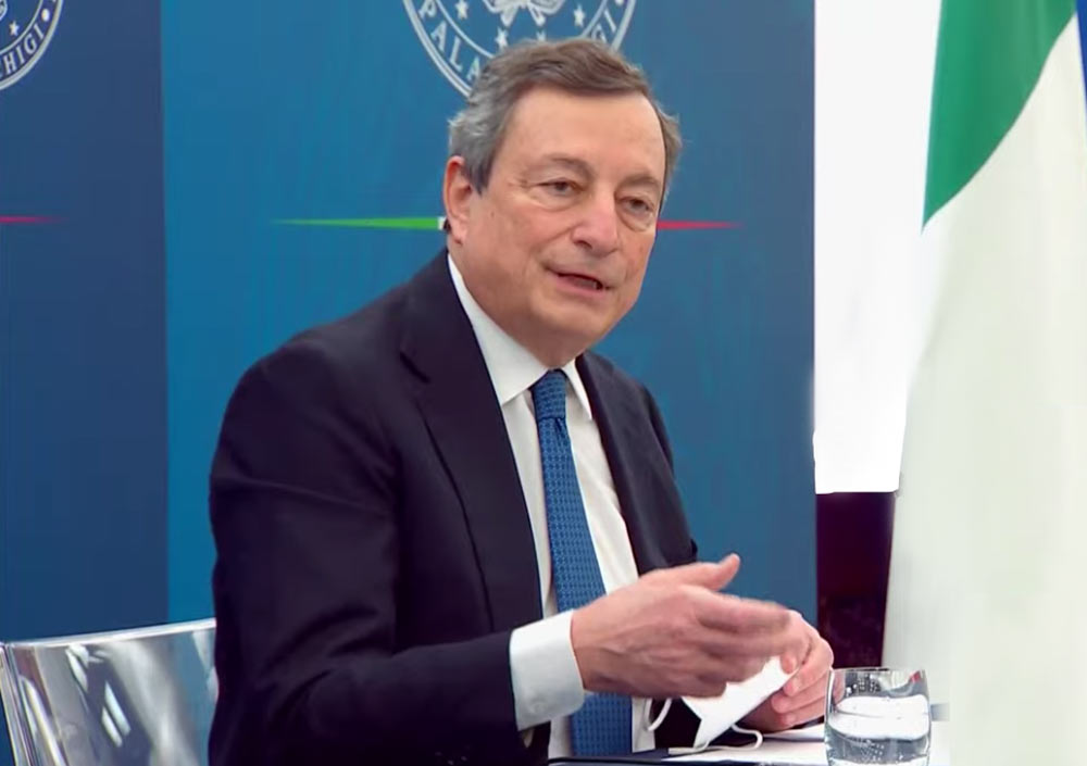 Proroga emergenza, Draghi: «Non mi azzardo a dire nulla, altrimenti Cassese mi sgrida».