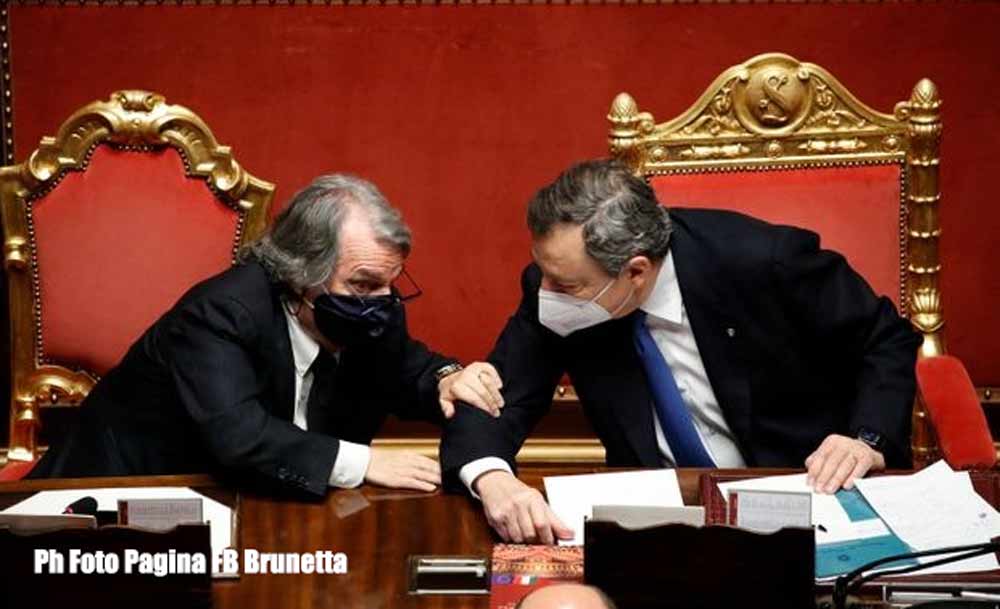 Statali: ritorno in ufficio già da lunedì. Brunetta taglia smart working.