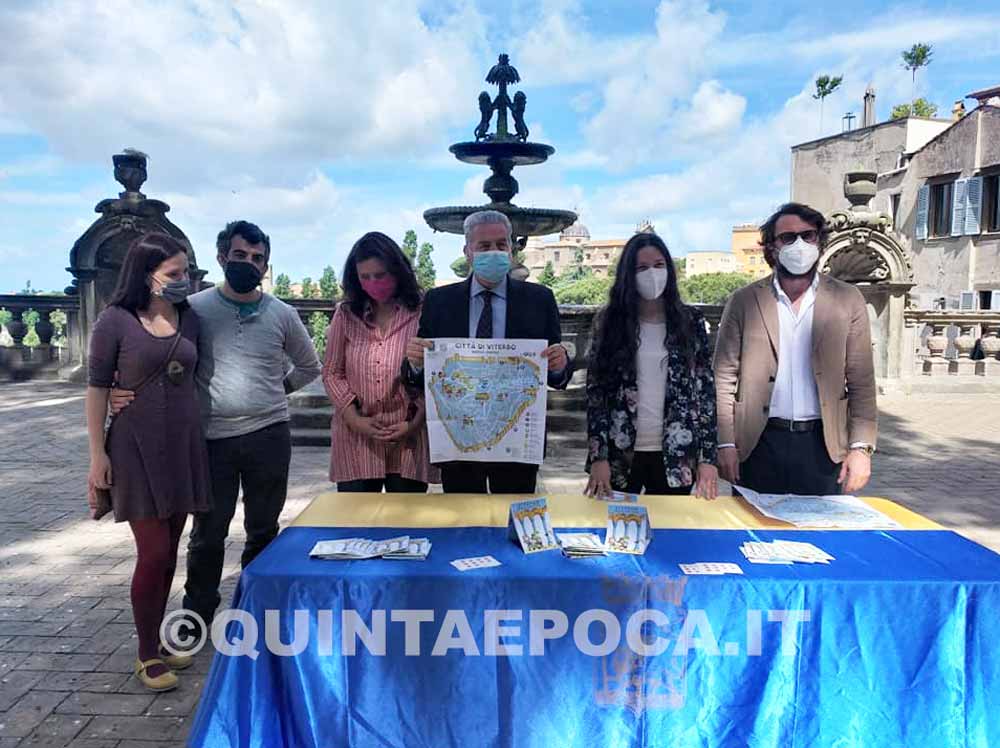 Presentazione della mappa per bambini del centro storico di Viterbo con Ecococcole, il sindaco Giovanni Arena, gli assessori Sberna e De Carolis