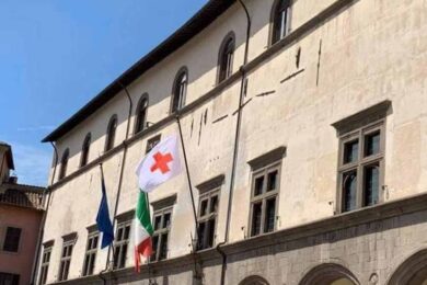 palazzo-dei-priori-croce-rossa
