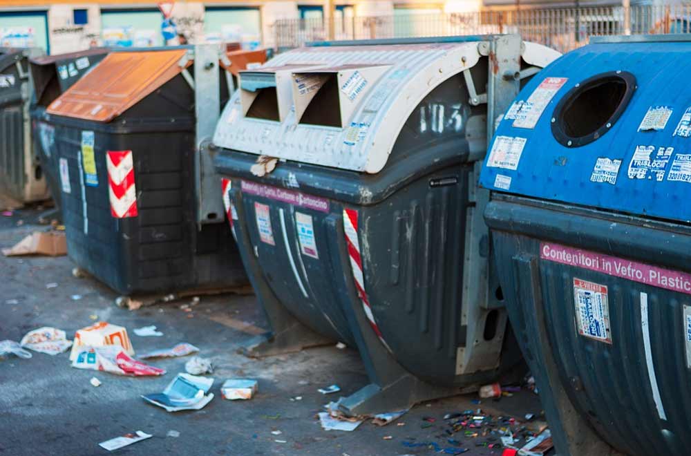 Zingaretti: «60 giorni per evitare che le strade di Roma siano invase dai rifiuti».