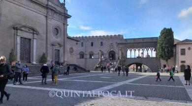 DUOMO-SAN-LORENZO-TURISTI
