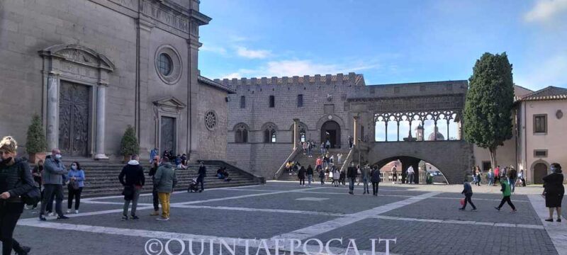 DUOMO-SAN-LORENZO-TURISTI