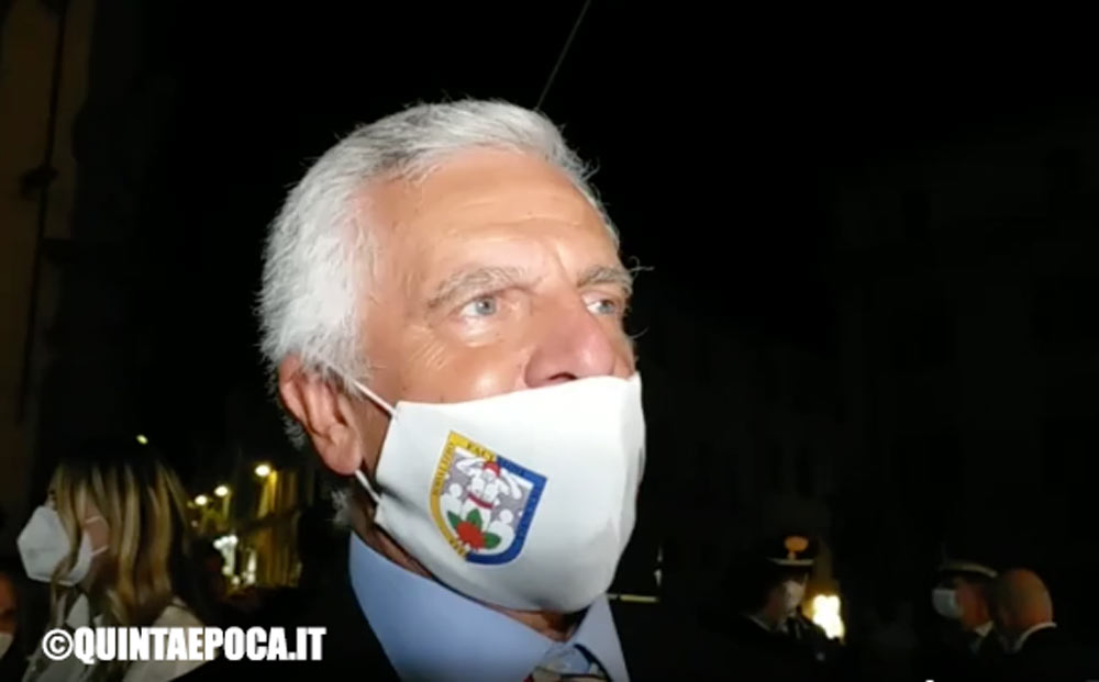 Gloria si illumina, molti facchini restano a casa per il “groppo in gola”.