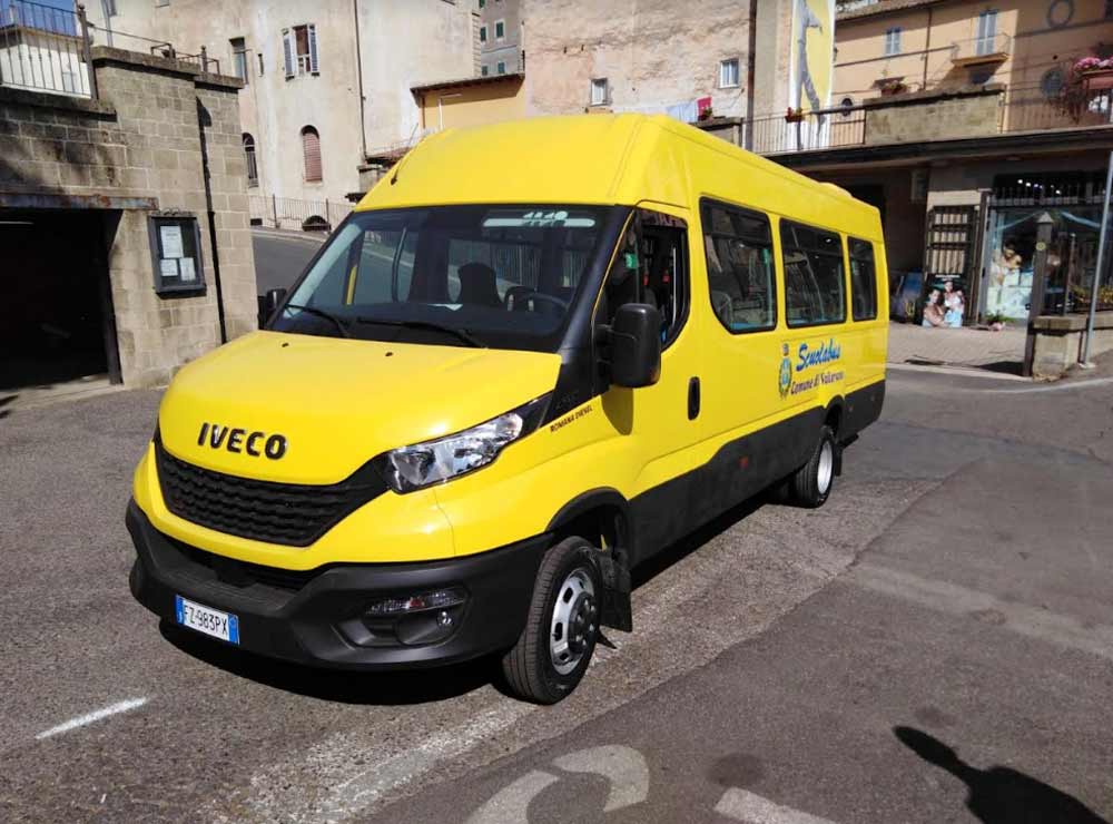 Vallerano:  acquistato nuovo scuolabus, trasporterà fino a 32 ragazzi.