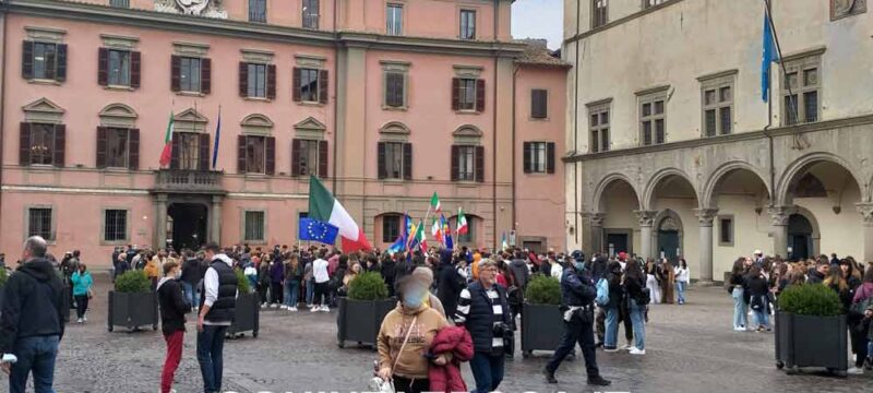 PREFETTURA-STUDENTI-PROTESTA-ORARI