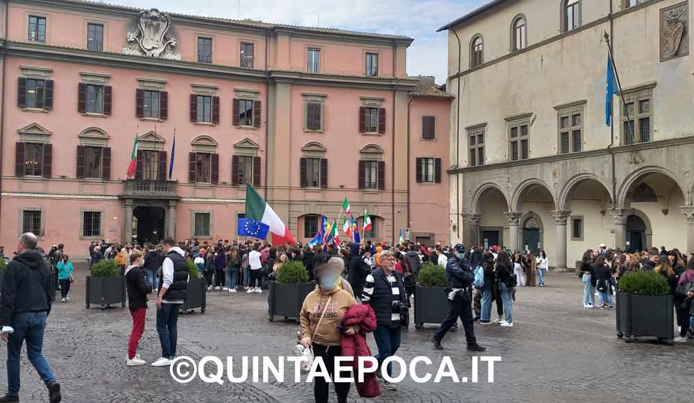 Anche gli studenti del liceo S. Rosa dicono no ai doppi turni.