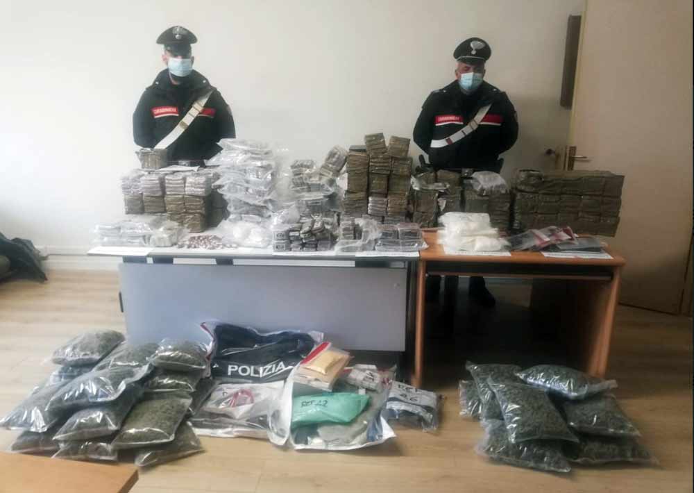 Carabinieri: sequestrati 170 chili di droga per Capodanno.