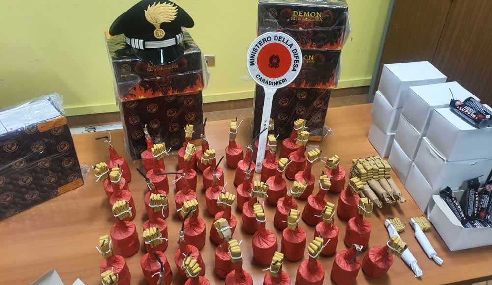Sequestrati 200 botti di Capodanno illegali in un capannone dismesso.