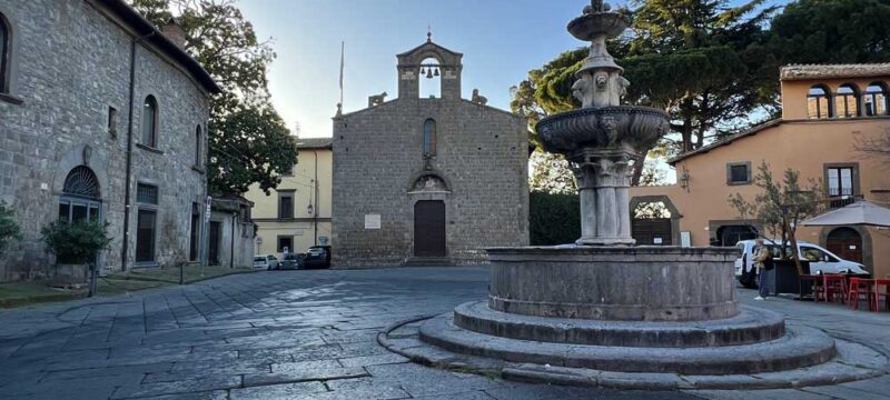 PIAZZA-DEL-GESU-CENTRO-STORICO-VITERBO